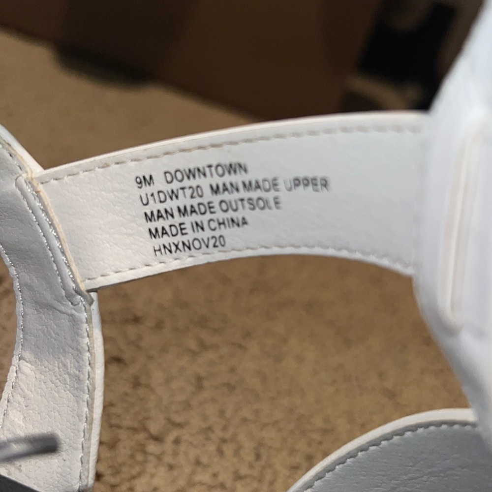 White platforms - Picture 3 of 8